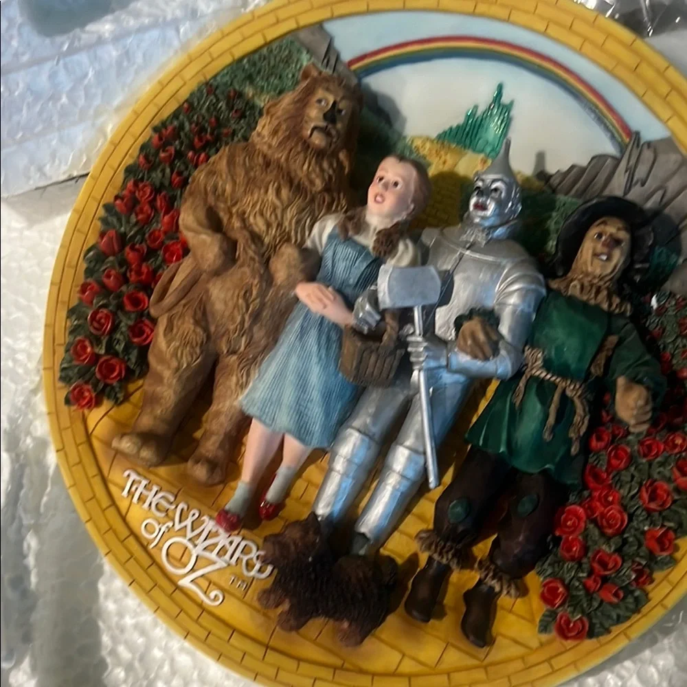 Enesco Green and Yellow Wizard of Oz Art Wall Decor
